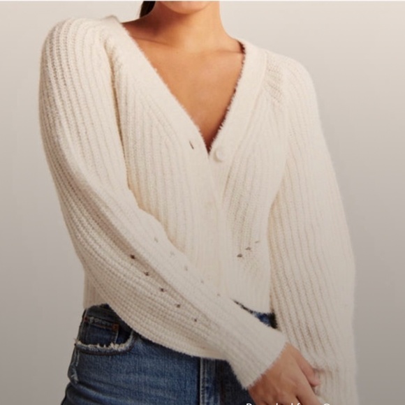 Abercrombie and Fitch cardigan - Picture 2 of 8